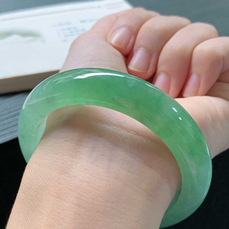 Jadeite bracelet, Burmese old  - огляд і ціна Lighting & Home Decor Studio