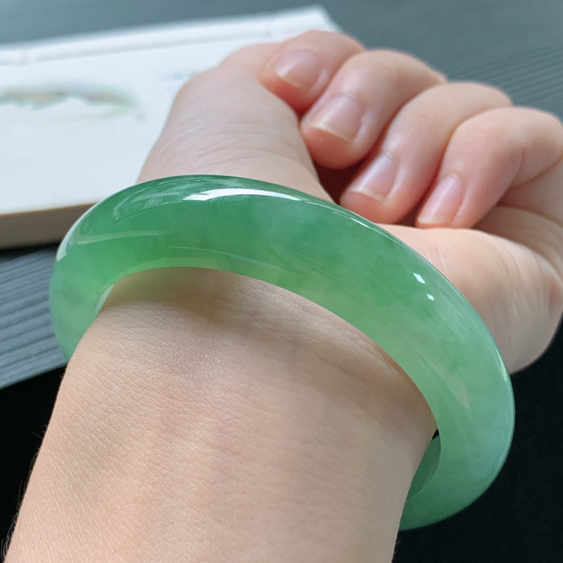 Jadeite bracelet, Burmese old  - огляд і ціна Lighting & Home Decor Studio