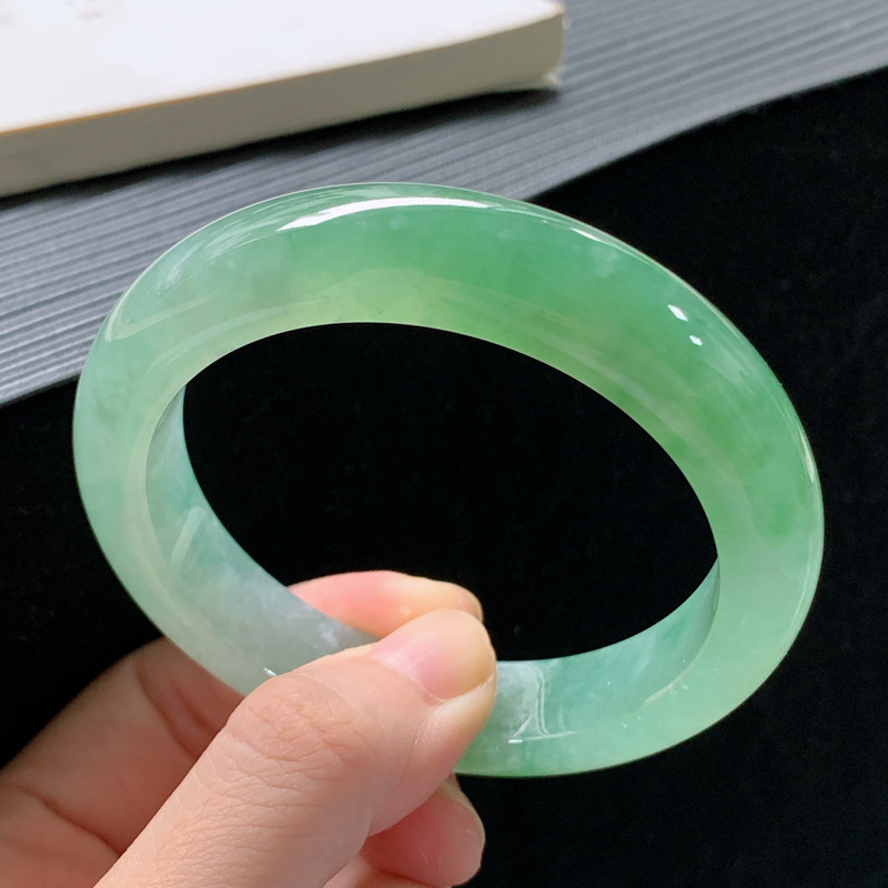 Jadeite bracelet, Burmese old  - огляд і ціна Lighting & Home Decor Studio